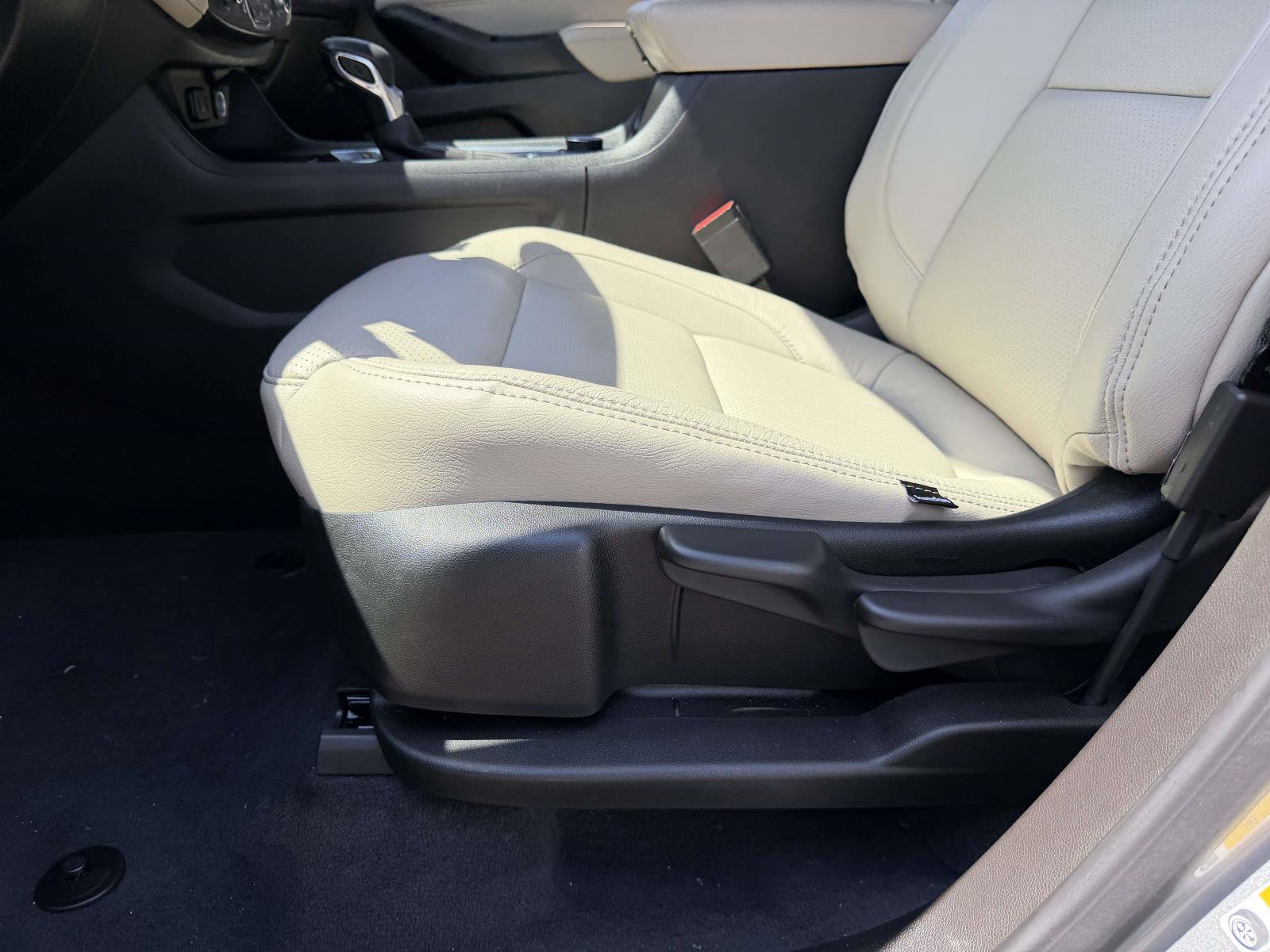 Certified 2024 Chevrolet Equinox LS w/ Driver Confidence II Package image 34