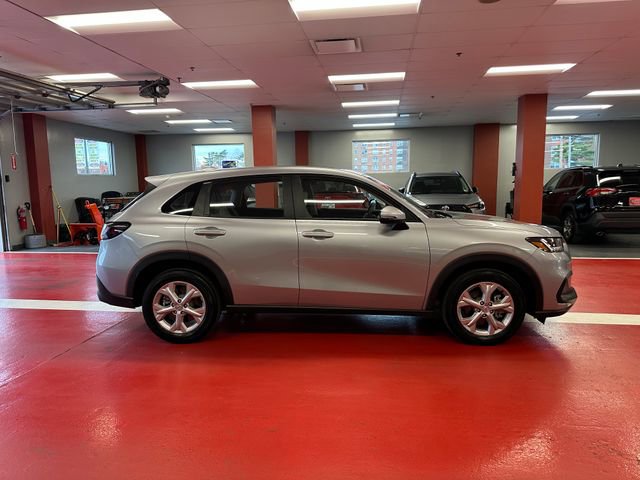 Used 2023 Honda HR-V LX image 3
