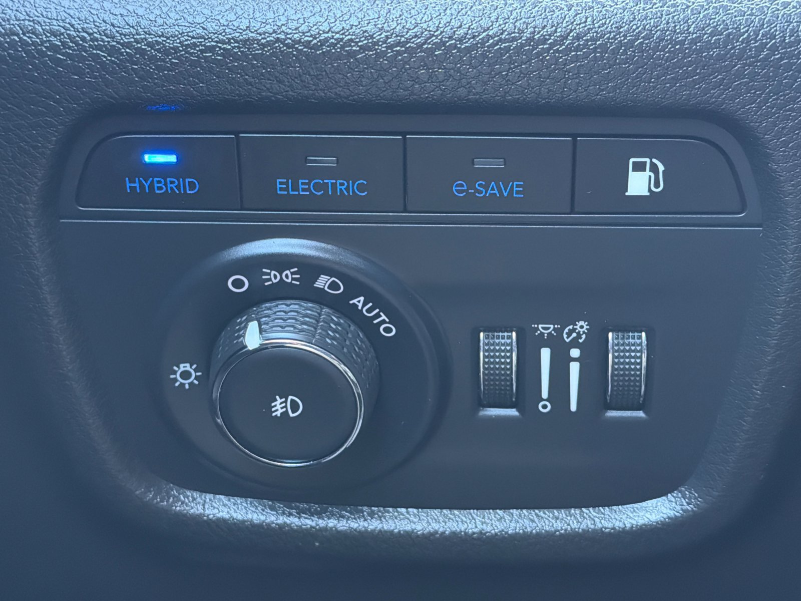 Used 2023 Jeep Grand Cherokee 4WD 4xe image 35