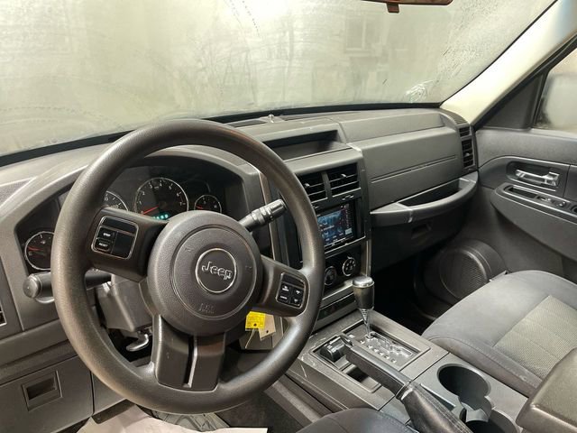 Used 2011 Jeep Liberty Sport image 14