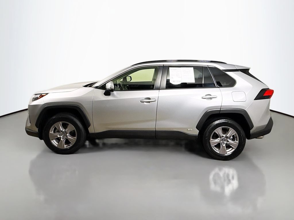 Certified 2025 Toyota RAV4 XLE AWD/4WD image 4