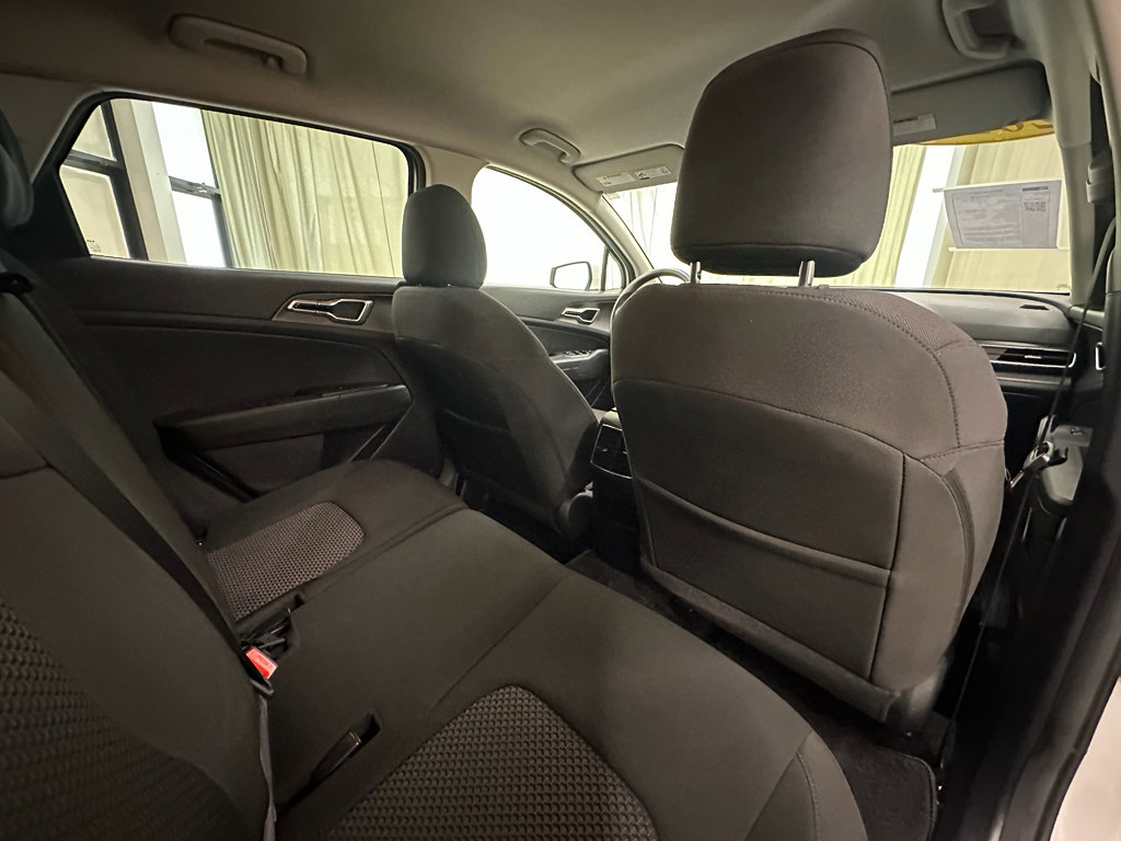 Used 2024 Kia Sportage LX image 19