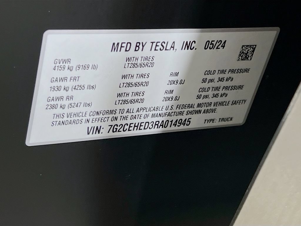 Used 2024 Tesla Cybertruck AWD Crew Cab image 32
