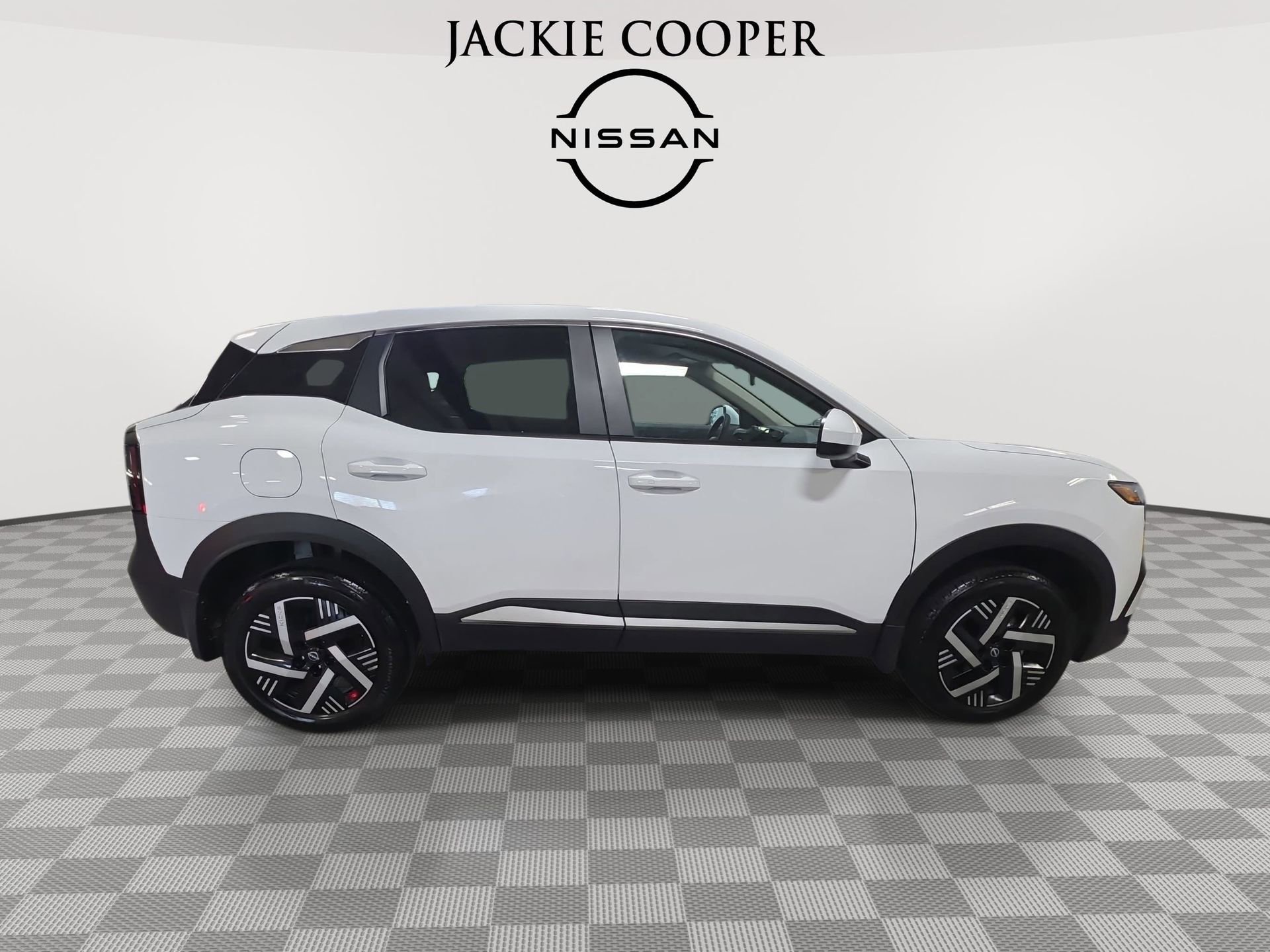 Certified 2025 Nissan Kicks SV image 4