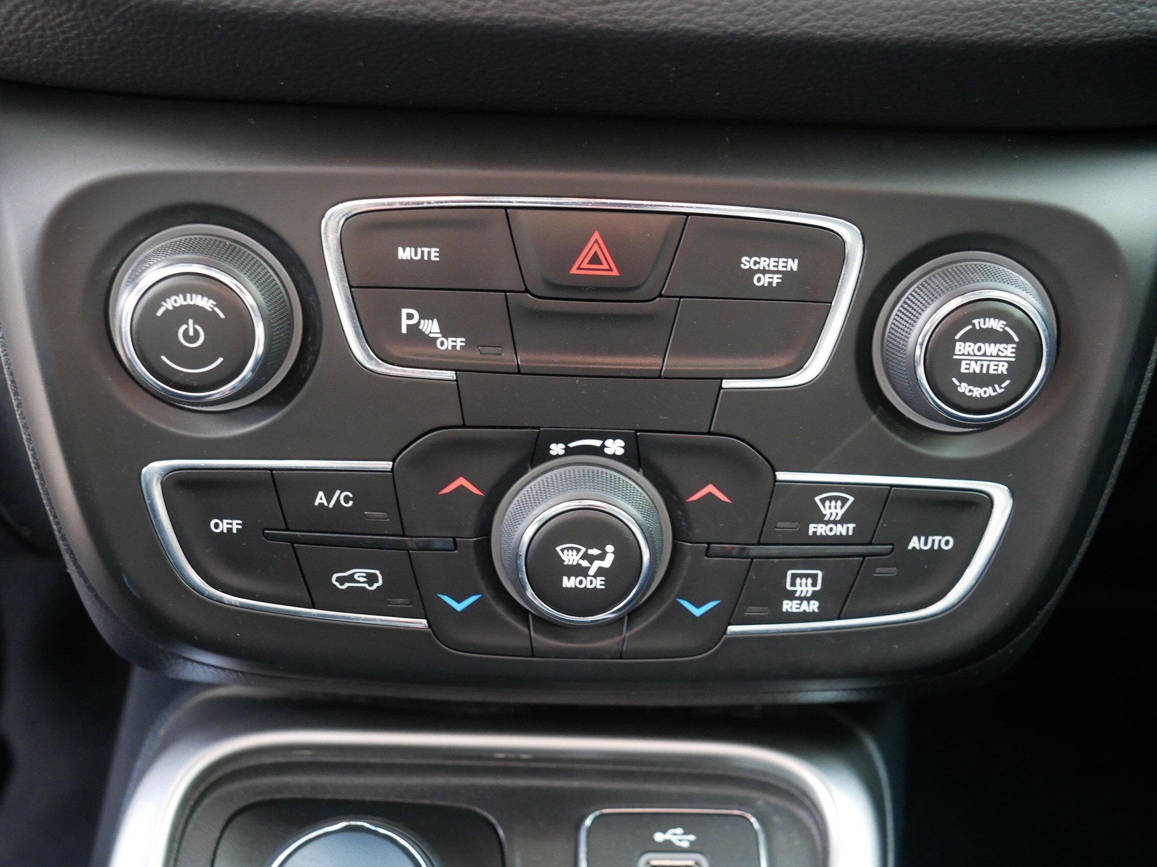 Used 2018 Jeep Compass Sport w/ Tech Group AWD/4WD image 23