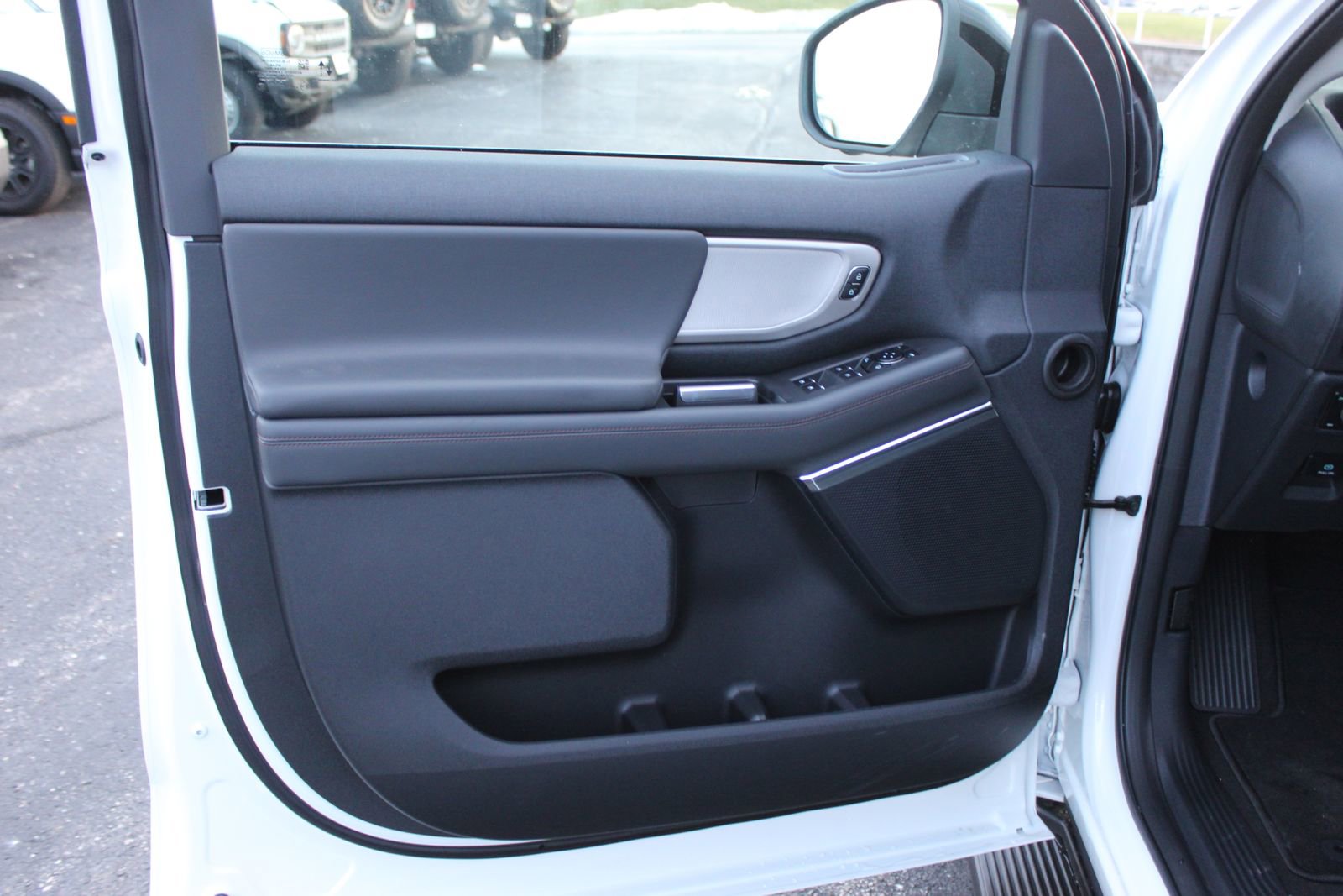 New 2025 Ford Expedition Active image 21