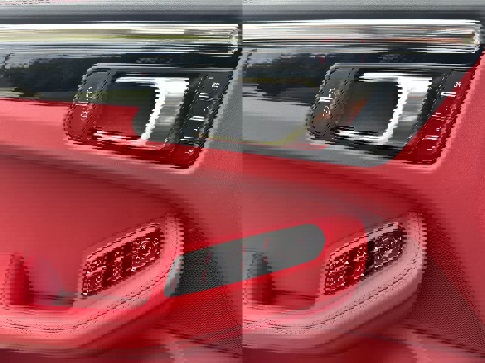 New 2026 Porsche Macan S image 12