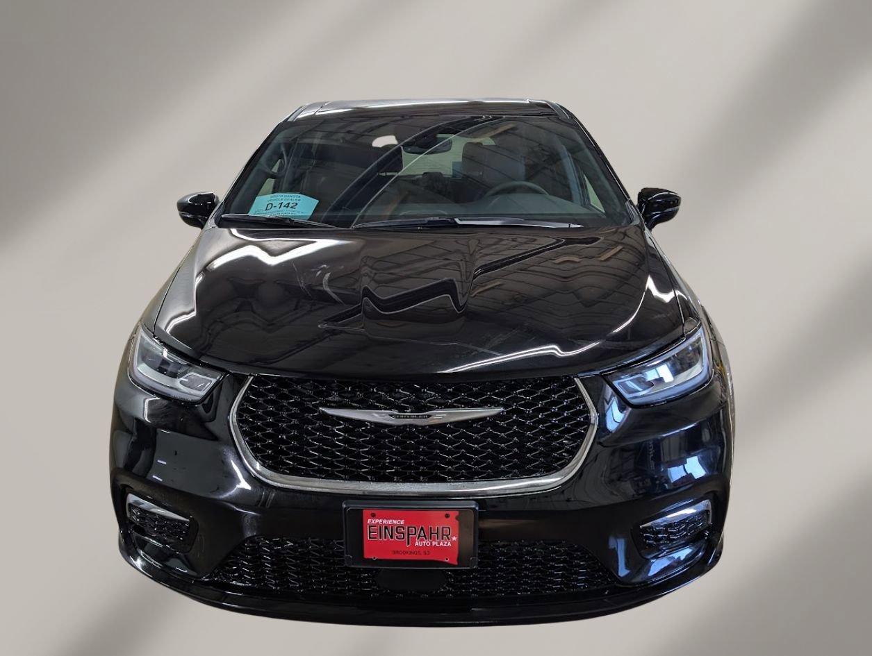 New 2026 Chrysler Pacifica Select image 2