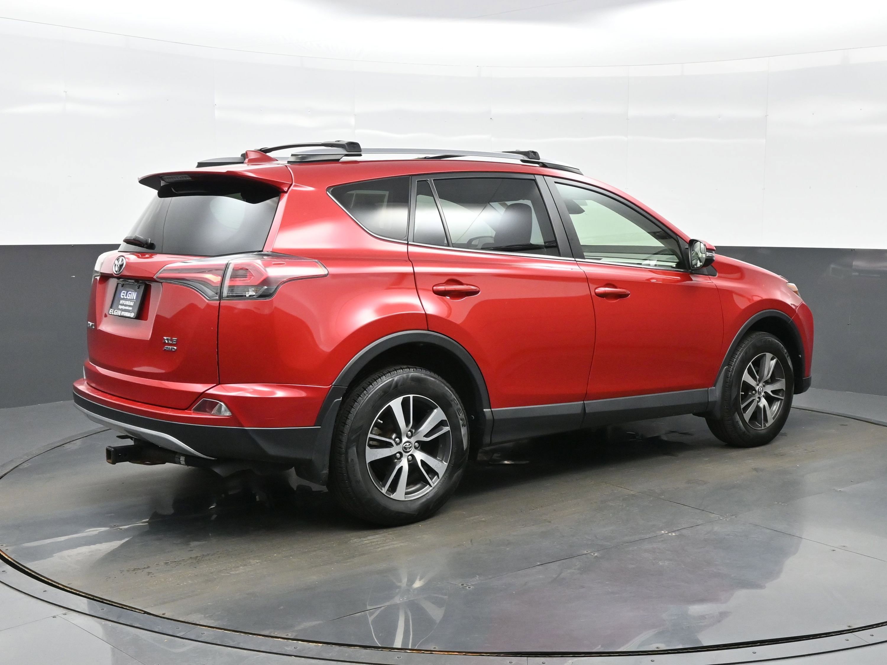 Used 2017 Toyota RAV4 XLE w/ Plus Special Value Package AWD/4WD image 6