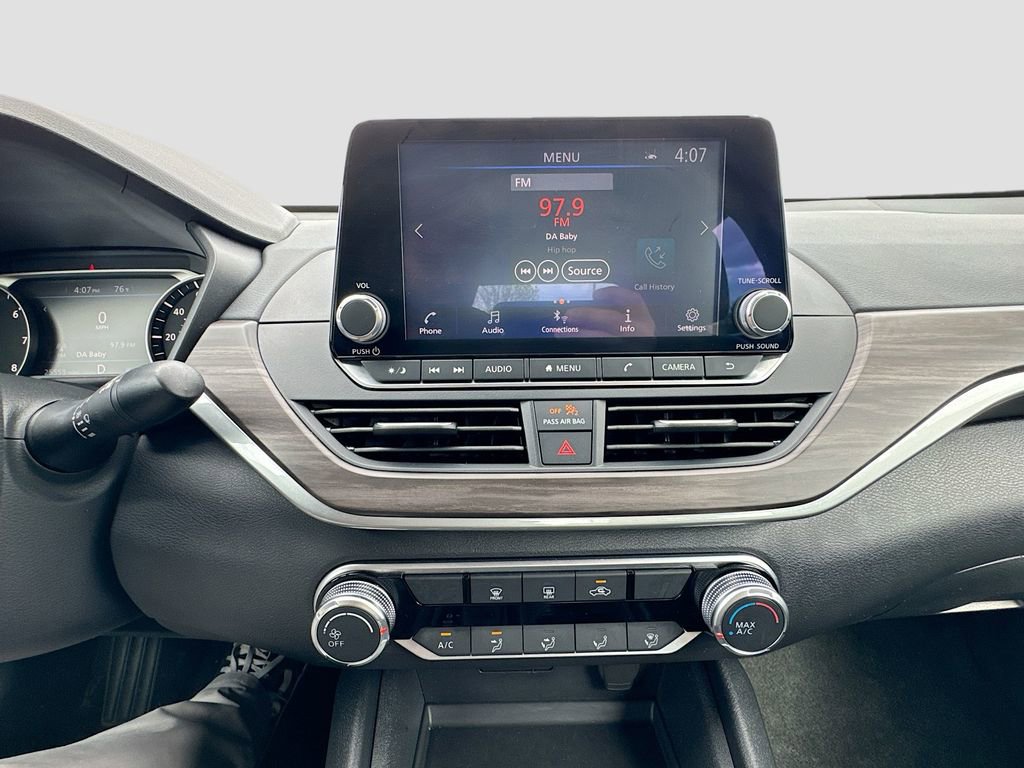 Used 2025 Nissan Altima 2.5 SV image 18