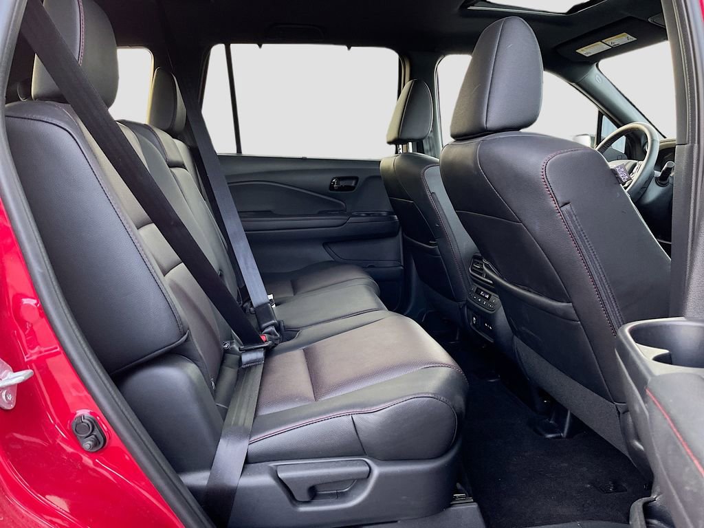 Used 2025 Honda Passport Black Edition image 27