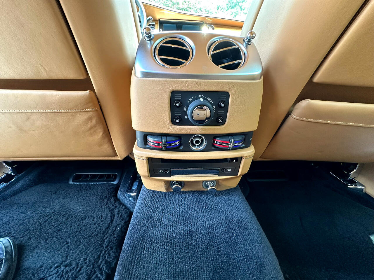 Used 2014 Rolls-Royce Ghost image 33