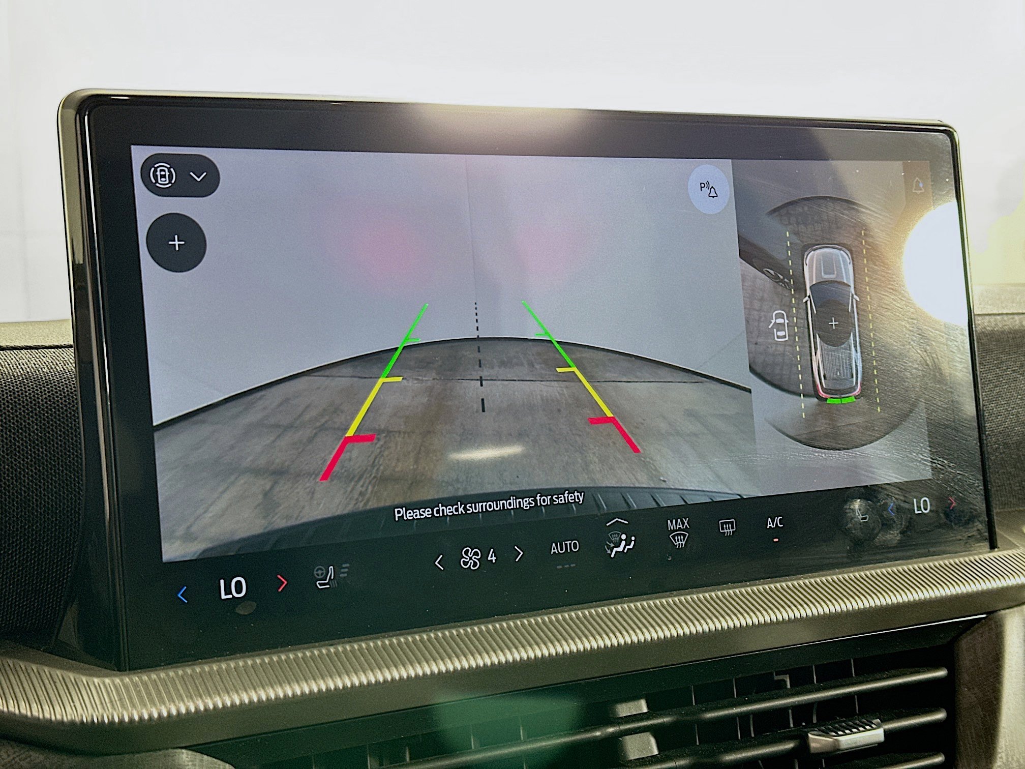 Used 2025 Ford Explorer Platinum w/ LUX Leather Package image 23