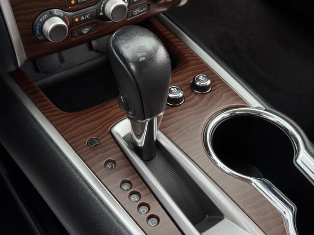 Used 2017 Nissan Pathfinder Platinum FWD image 21