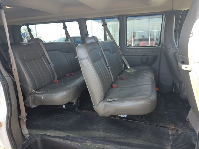 Used 2017 Chevrolet Express 3500 LS w/ Cold Climate Package image 20