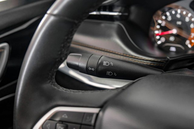 Used 2023 Jeep Compass Limited image 25