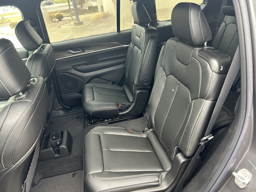 New 2025 Jeep Grand Cherokee L Limited image 18