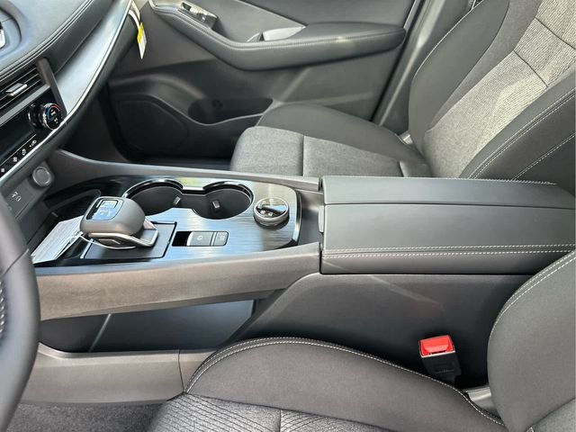 Certified 2025 Nissan Rogue SV AWD/4WD image 17