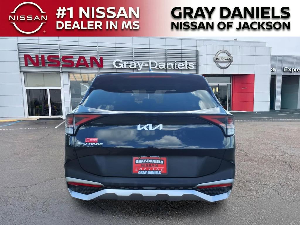 Used 2023 Kia Sportage LX image 6