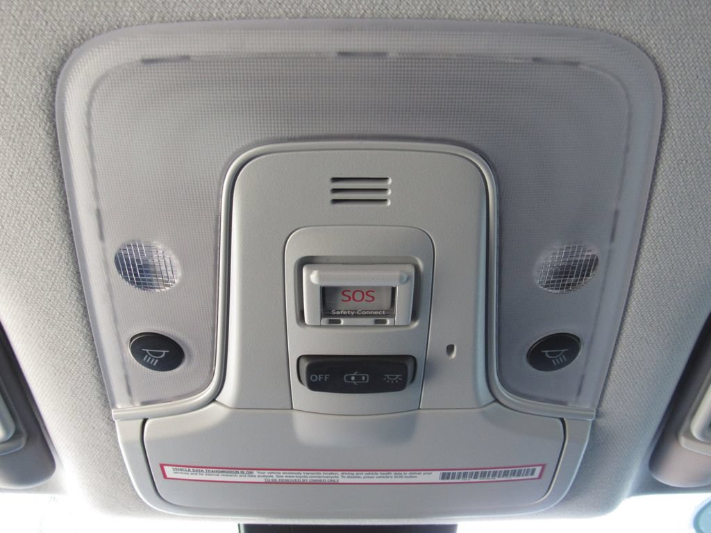Certified 2020 Toyota Prius LE AWD/4WD image 26