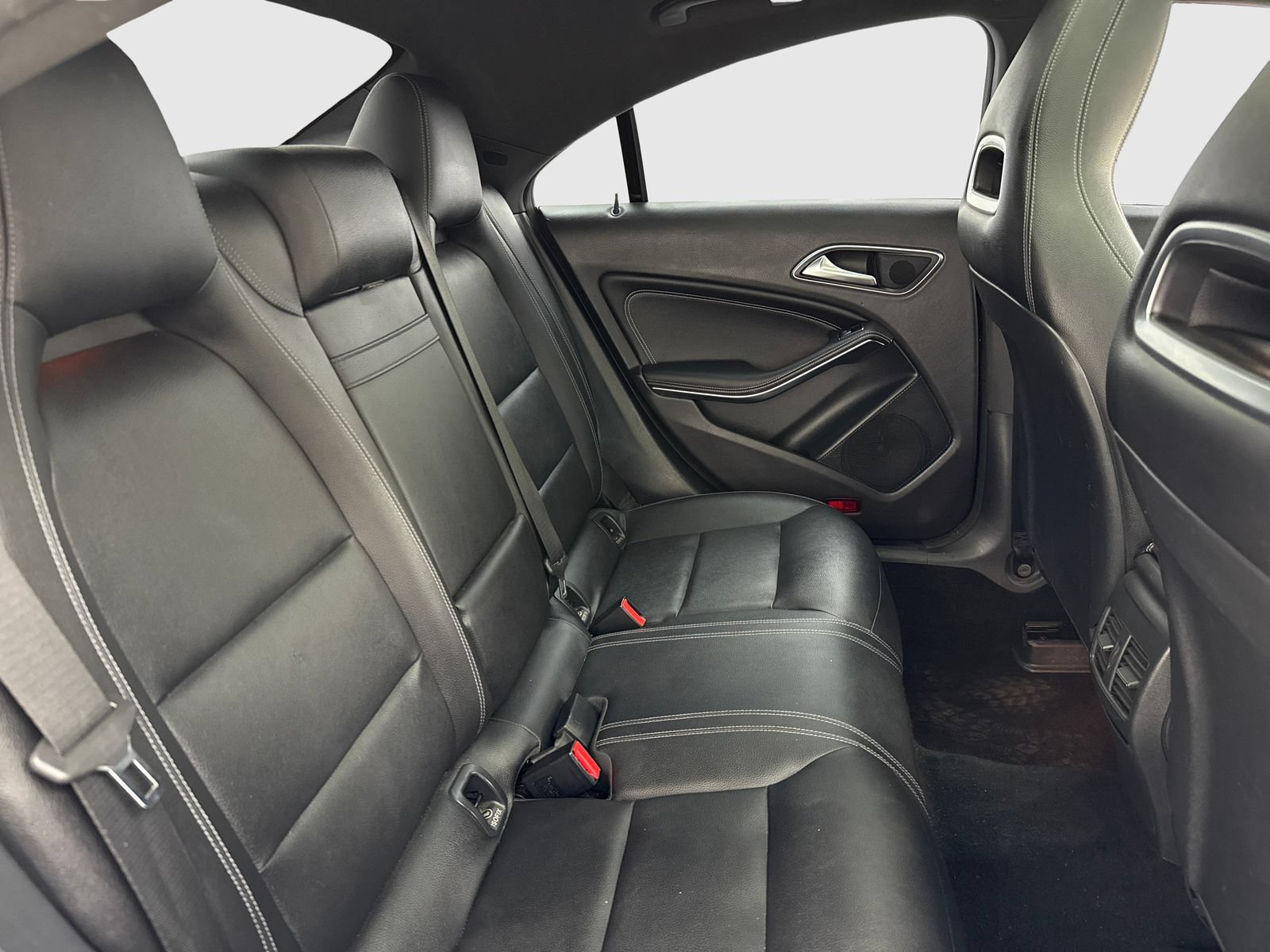 Used 2018 Mercedes-Benz CLA 250 image 44
