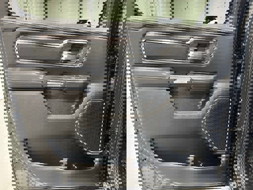 Used 2025 RAM 1500 Laramie image 39