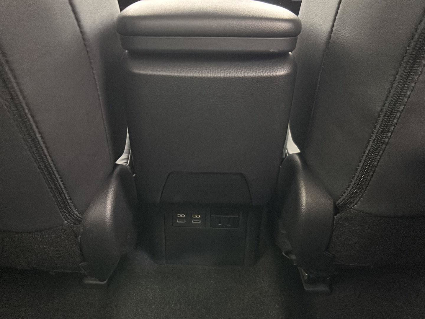 Used 2025 Toyota Prius Plug-In Hybrid FWD image 19