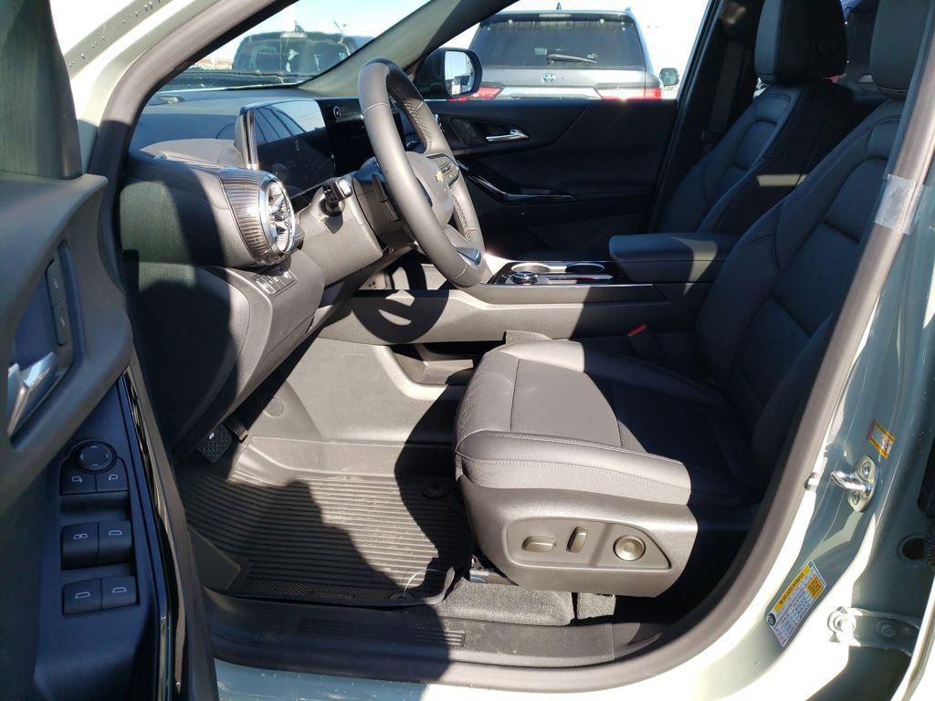 New 2026 Chevrolet Equinox LT w/ Convenience Package II image 9