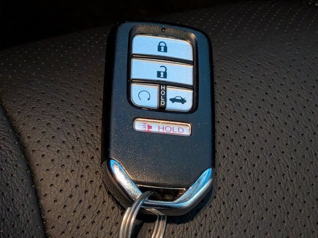 Used 2019 Honda Civic Touring image 31