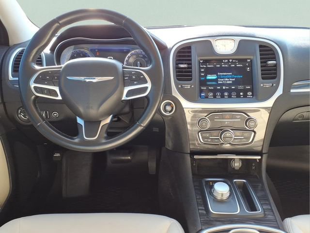 Used 2019 Chrysler 300 Touring w/ Driver Convenience Group image 5