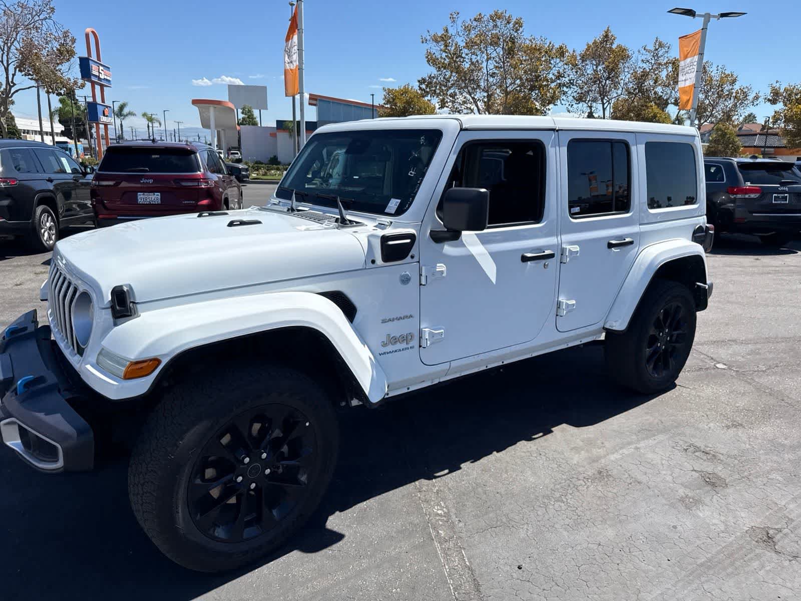 Used 2024 Jeep Wrangler Unlimited Sahara AWD/4WD image 29