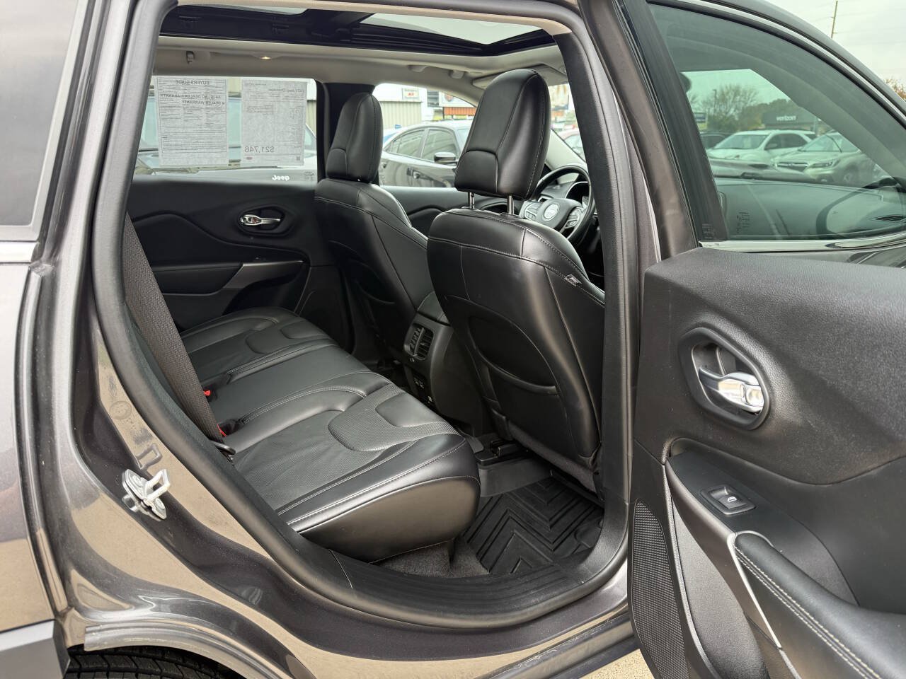 Used 2021 Jeep Cherokee Limited AWD/4WD image 12