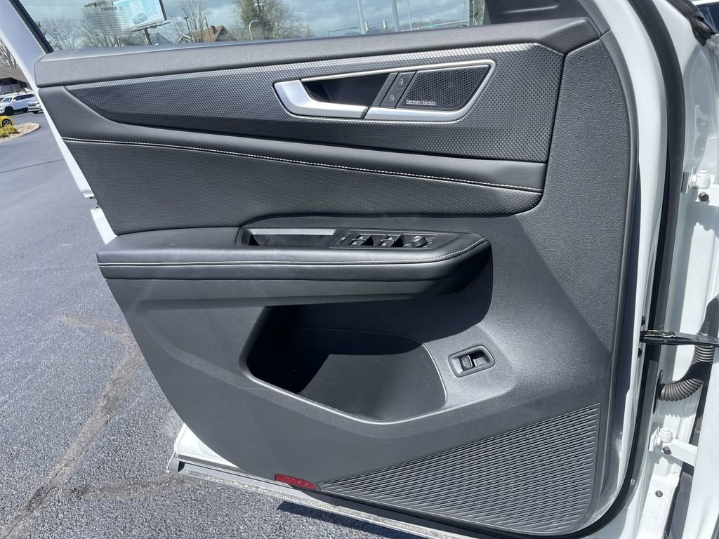 Certified 2024 Volkswagen Atlas Cross Sport SEL Premium R-Line image 20