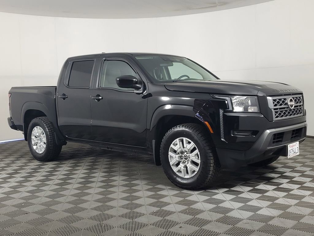 Used 2022 Nissan Frontier SV image 2