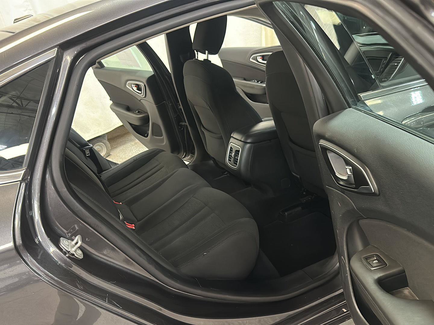 Used 2016 Chrysler 200 Limited w/ Convenience Group FWD image 29