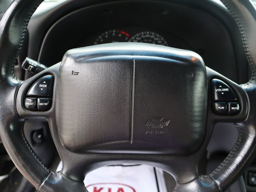 Used 2002 Chevrolet Camaro Z28 w/ Sport Appearance Pkg RWD image 18