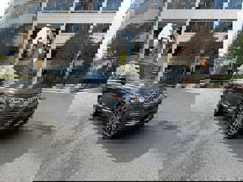 Used 2015 Land Rover Range Rover Autobiography image 2