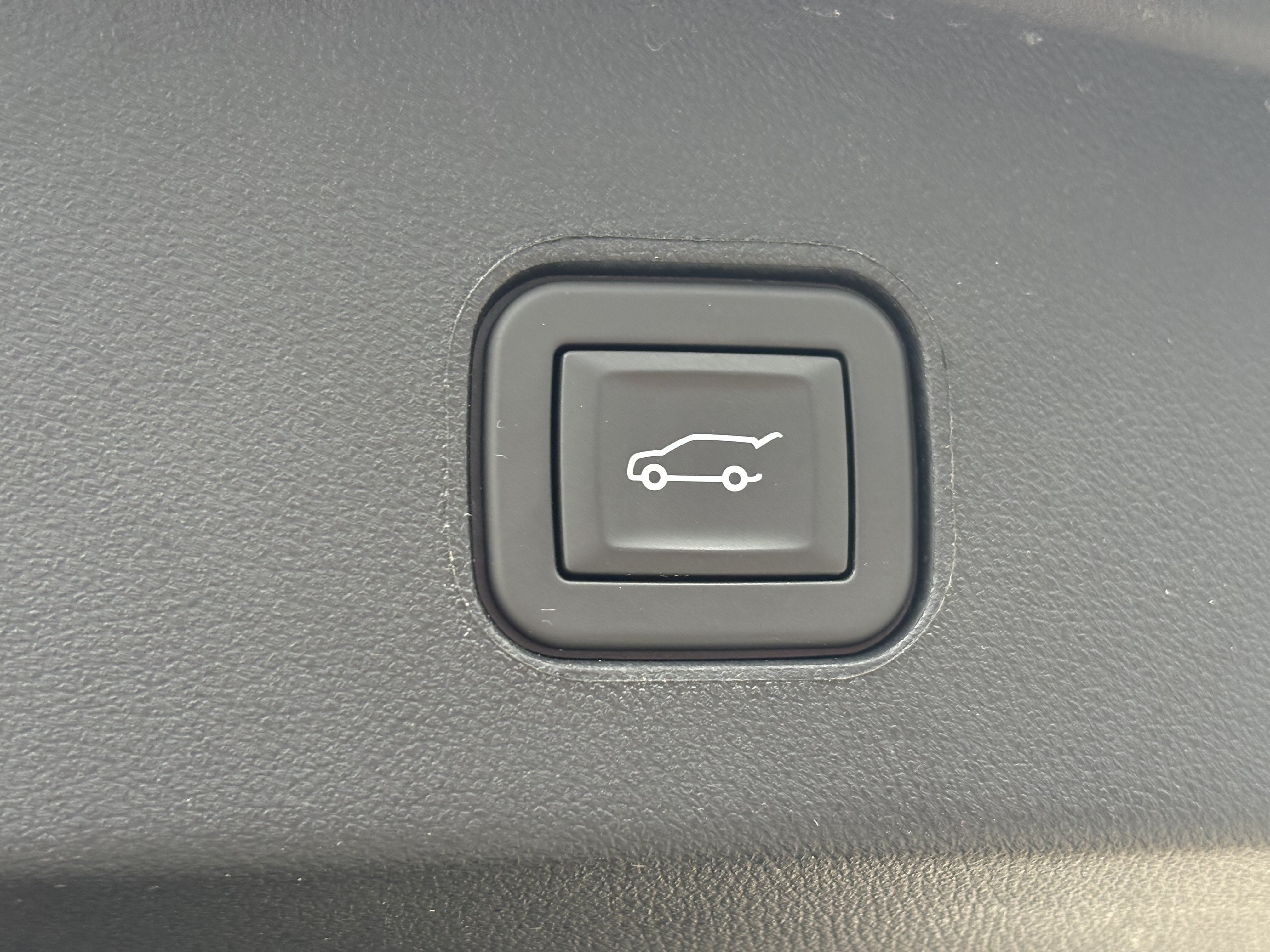 Certified 2024 Cadillac Lyriq Sport w/ LPO, Floor Liner Package AWD/4WD image 10