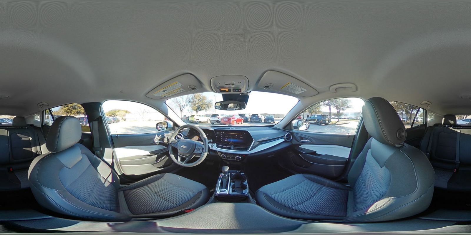 Used 2025 Chevrolet Trax LT image 42