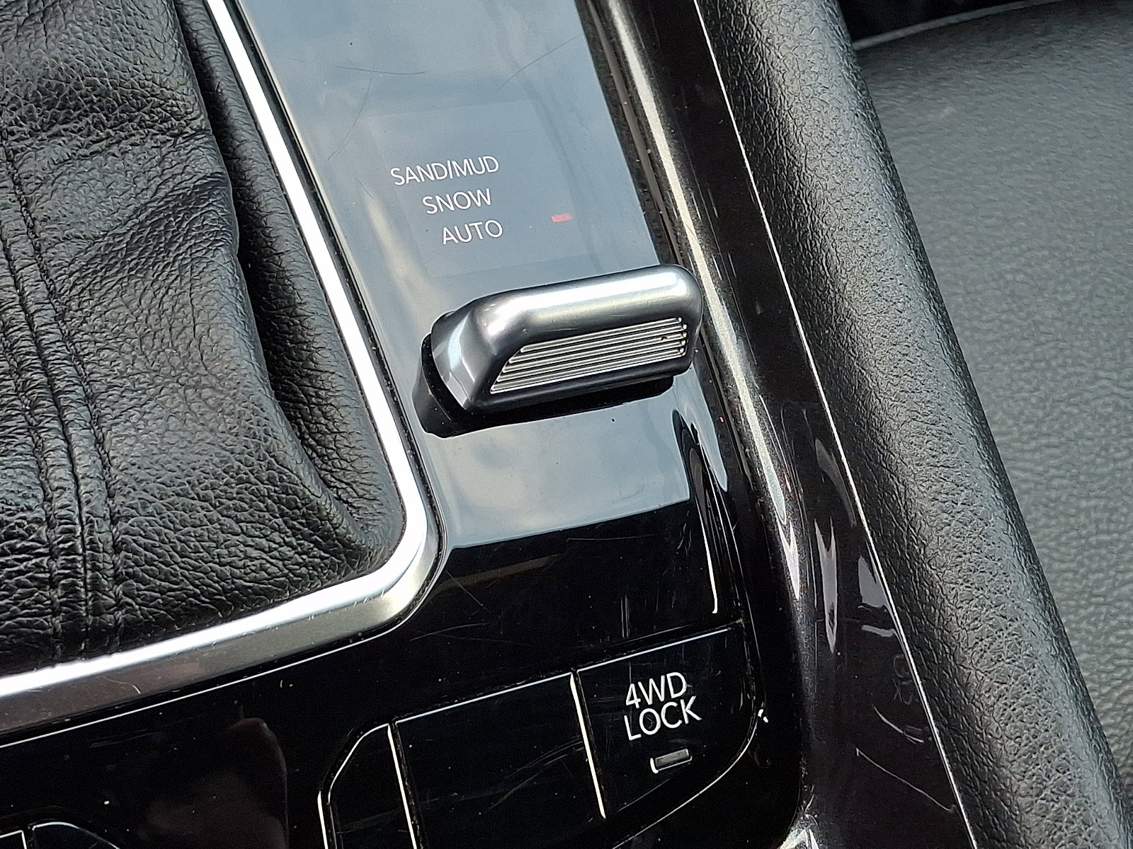 Used 2024 Jeep Compass Latitude image 24