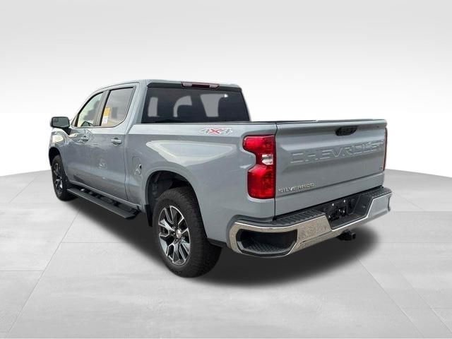 Used 2024 Chevrolet Silverado 1500 LT image 2