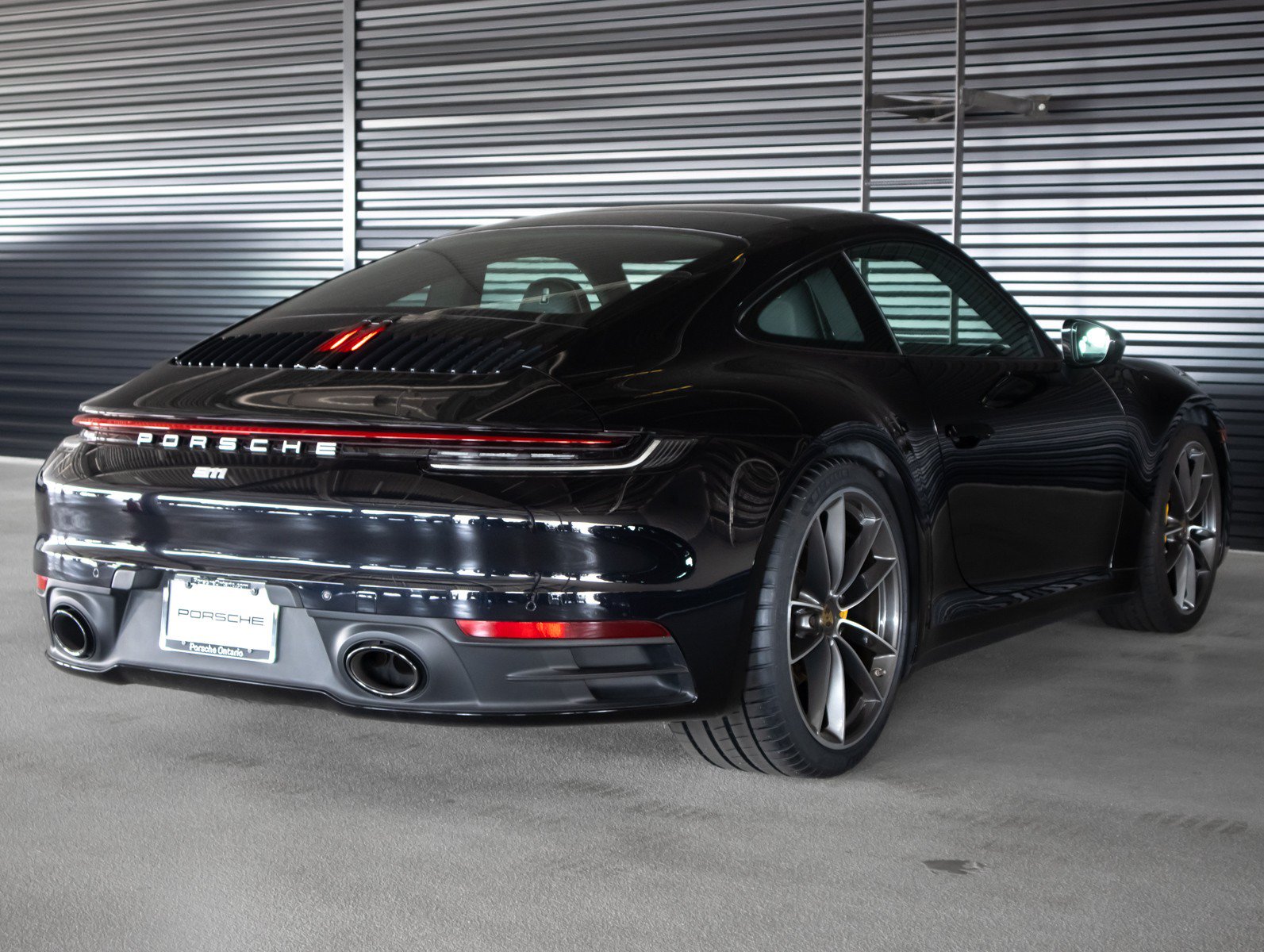 Used 2022 Porsche 911 Carrera w/ Premium Package RWD image 10