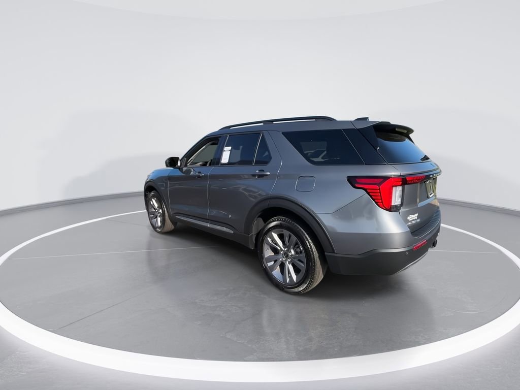 Used 2025 Ford Explorer Active w/ Active Comfort Package image 6