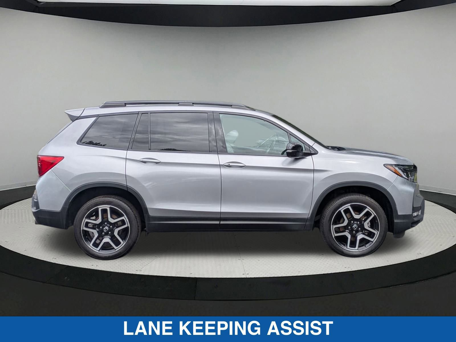 Used 2022 Honda Passport Elite image 2