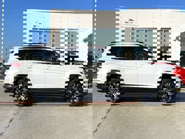 New 2026 Volkswagen Atlas SE image 7