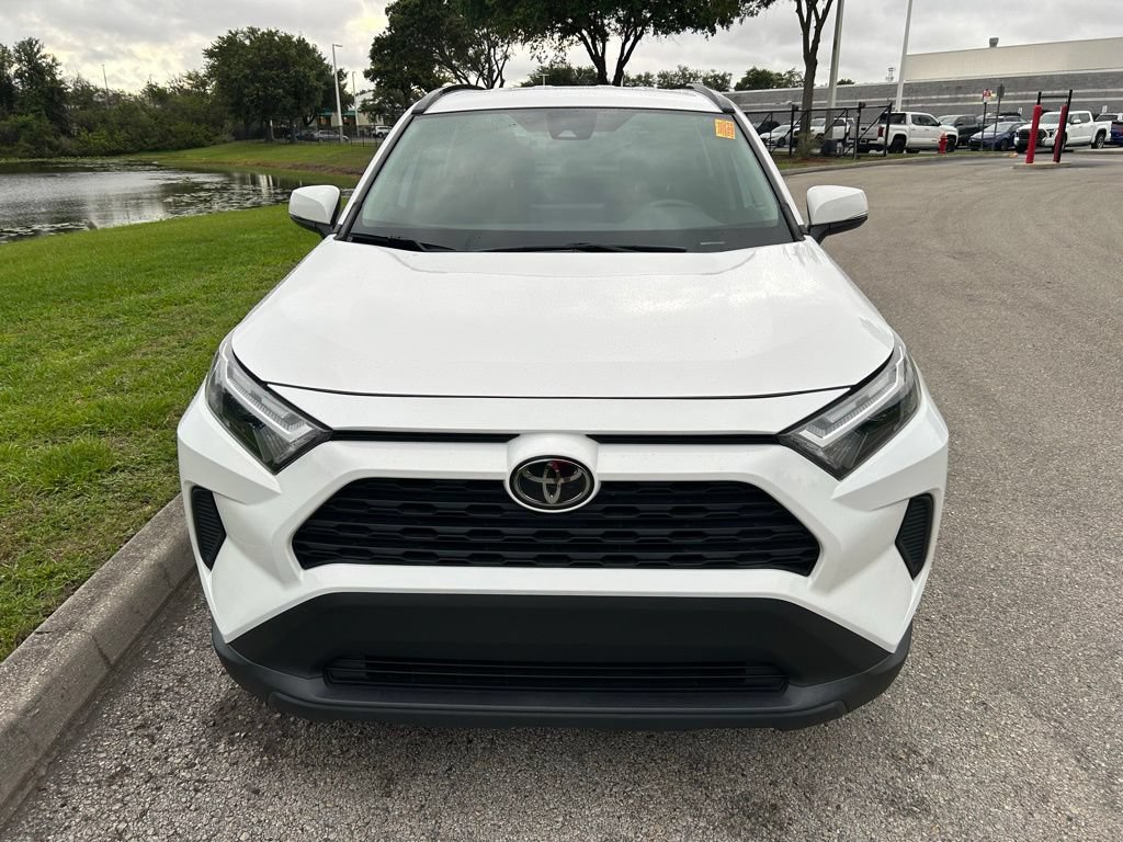 Used 2022 Toyota RAV4 XLE FWD image 9