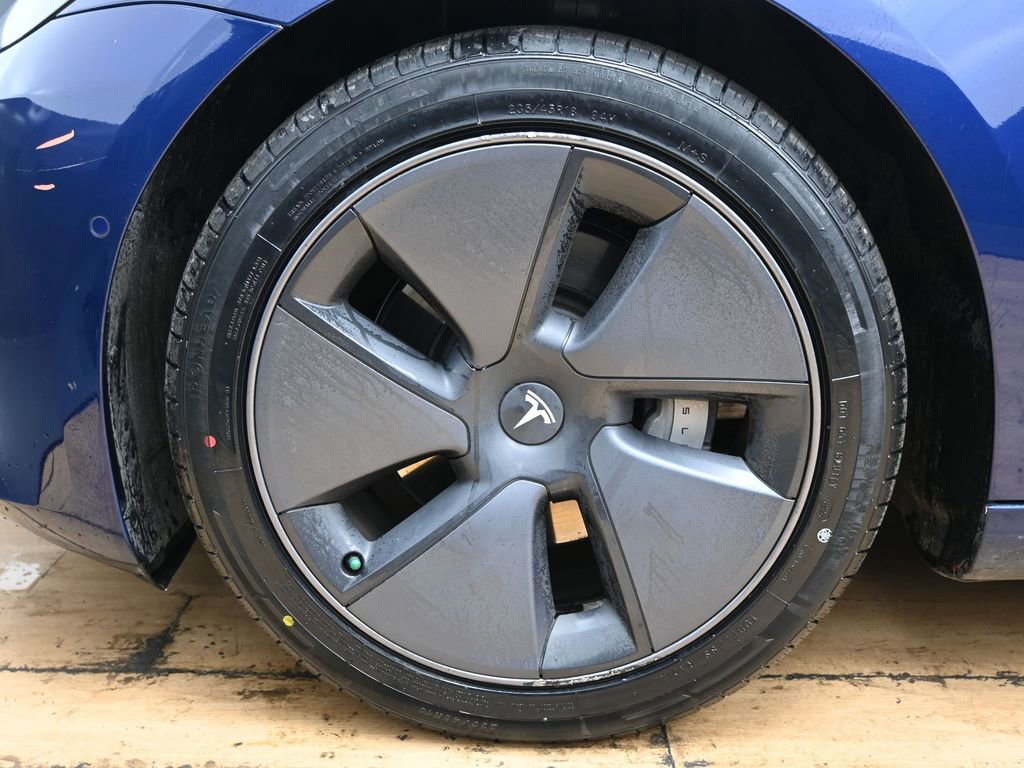 Used 2021 Tesla Model 3 Standard Range Plus image 11