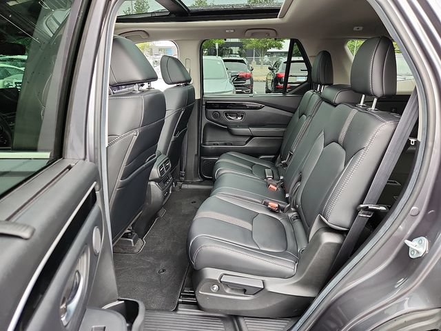 Used 2025 Honda Pilot Touring image 11