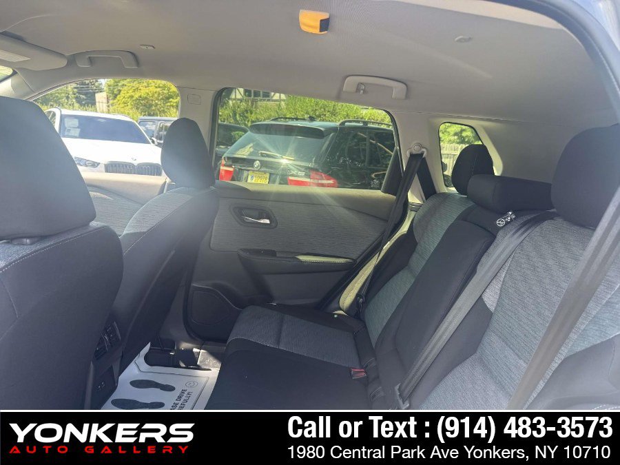 Used 2023 Nissan Rogue SV AWD/4WD image 8