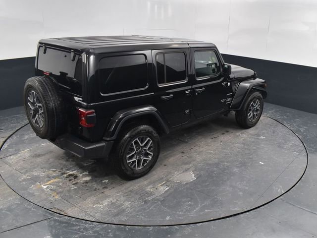 Used 2024 Jeep Wrangler Sahara image 35